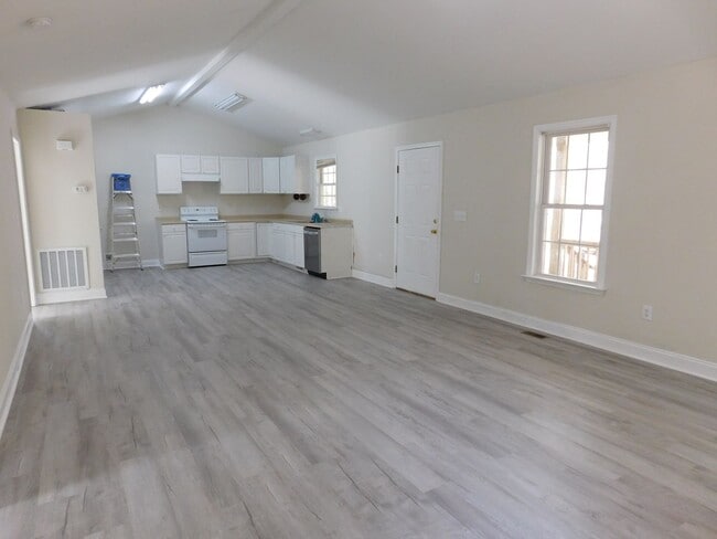 Building Photo - 273 Scott Farm Ln