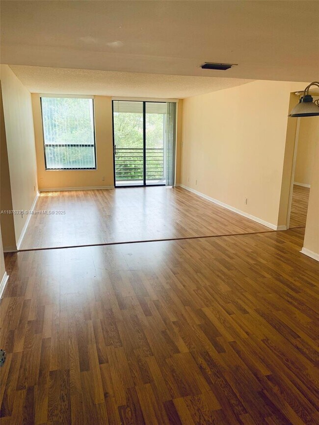 Primary Photo - 6301 N University Dr