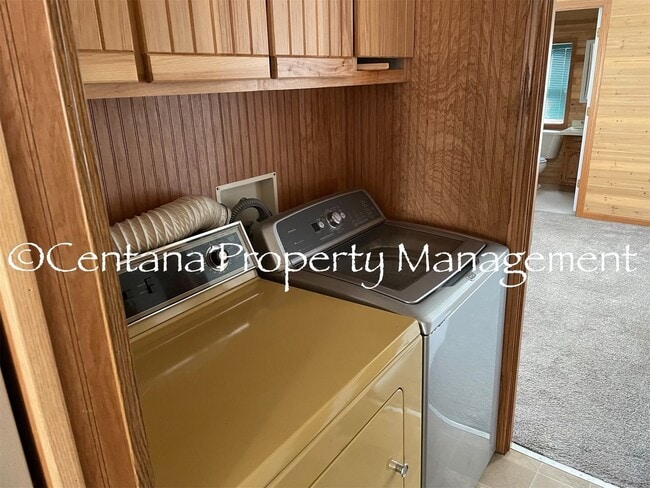 Building Photo - 2 bedroom 2 bathroom mobile home on Cobban!