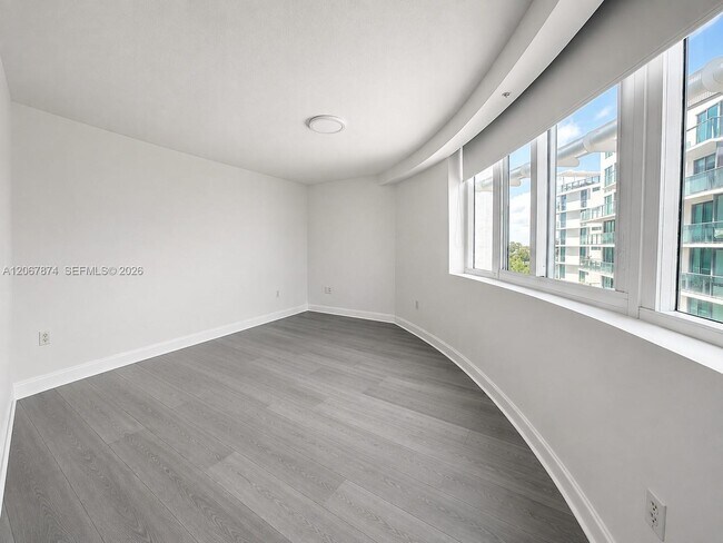 Building Photo - 6580 Indian Creek Dr