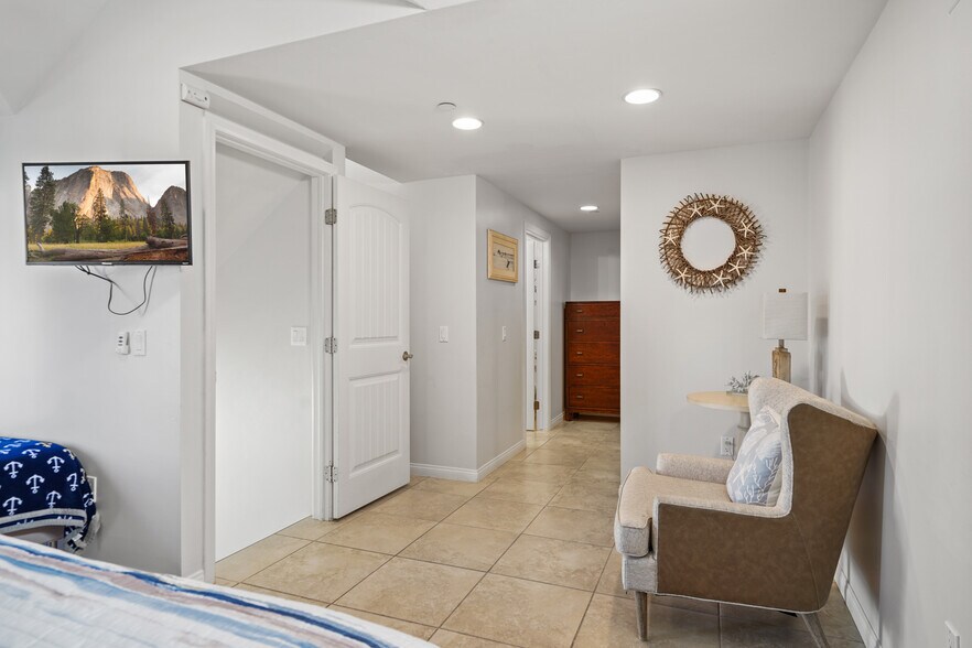 Building Photo - 819 Ostend Ct
