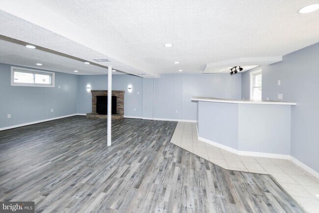 Building Photo - 6703 Groveton Dr