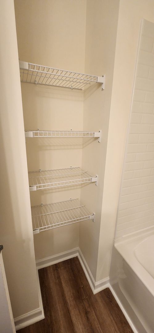 Building Photo - 3BR, 2.5 BA in Hazelwood Subdivision