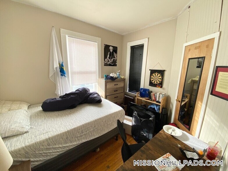 Building Photo - 45 Cherokee St