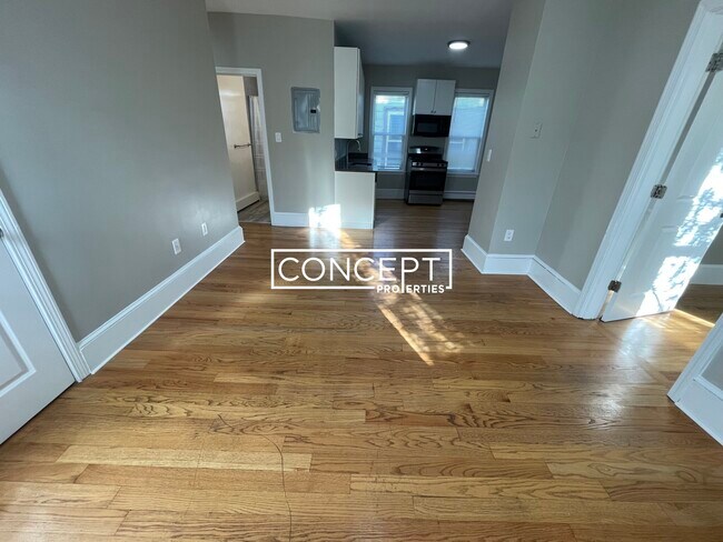 Building Photo - 16 Bird St