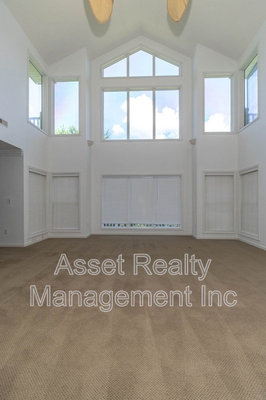 Building Photo - 2084 Allenridge Dr