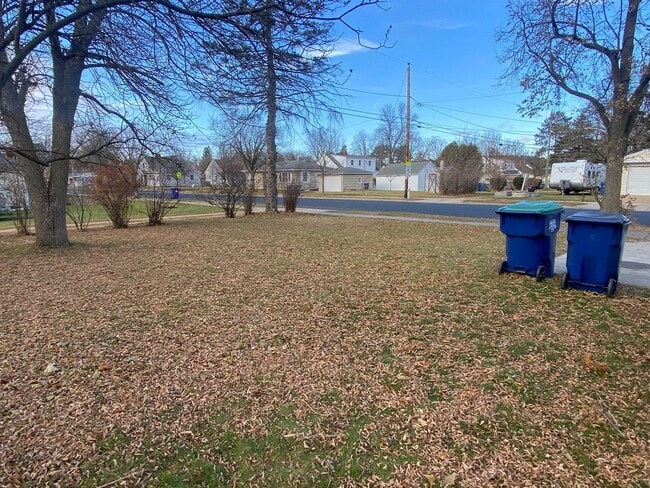 Building Photo - 2-Bedroom 1 Bath Ranch Style Home Near GD Jones Elementary
