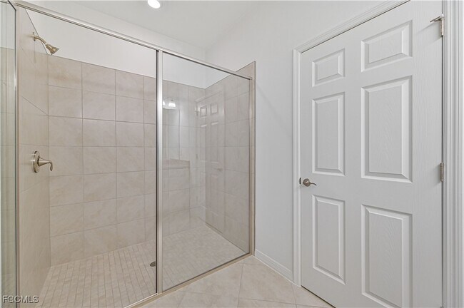 Building Photo - 4466 Dutchess Park Rd