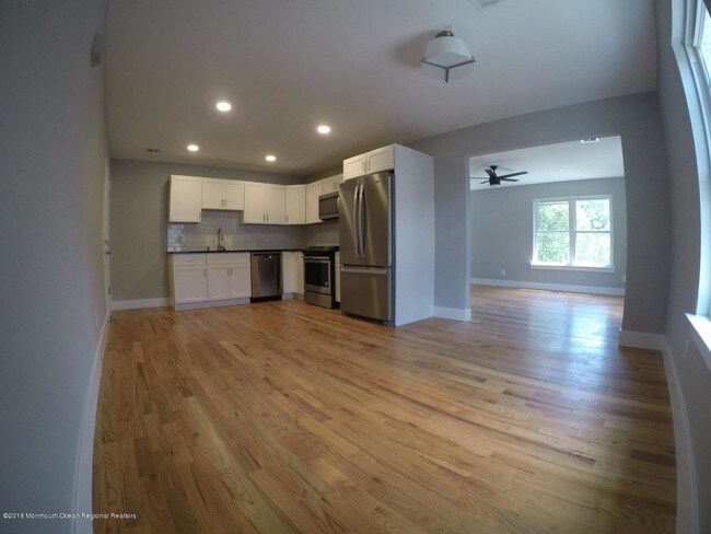 Building Photo - 517 Asbury Ave
