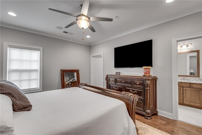 Building Photo - 345 Glen Iris Dr NE