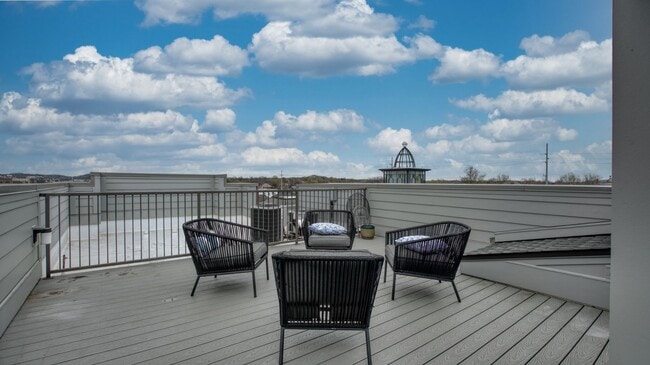 Building Photo - 3 Bedroom Townhome in 5 Points with Private Garage and Rooftop Deck