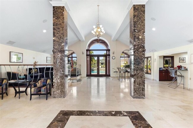 Building Photo - 10263 Gandy Blvd N