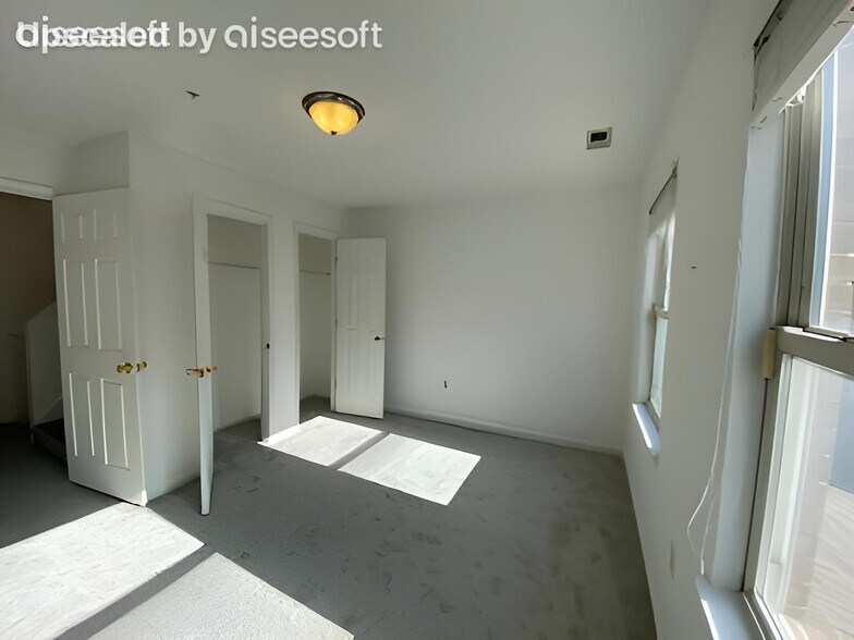 Building Photo - 1327 Belmont St NW