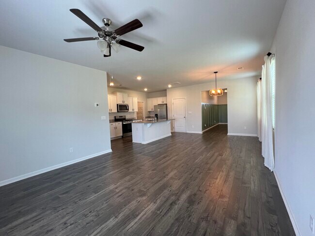 Building Photo - 6120 Beadlow St