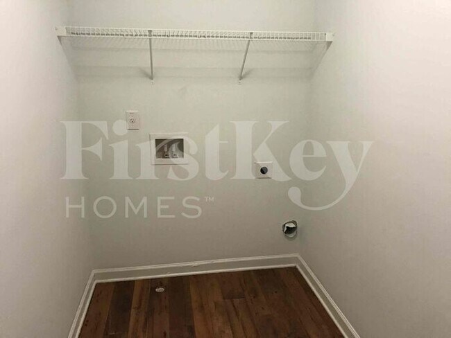 Building Photo - 3861 Cameron Trail SE