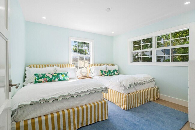 Building Photo - 11 Hersey Dr