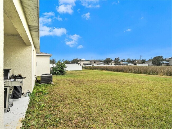 Building Photo - 7833 Carriage Pointe Dr