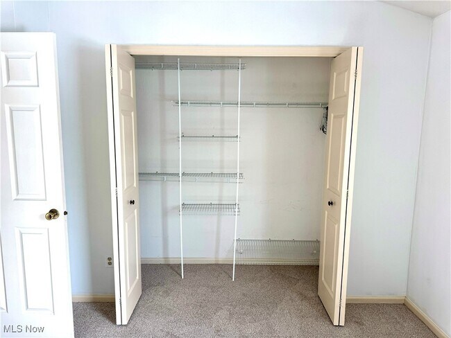 Building Photo - 1085 Sunhaven Dr