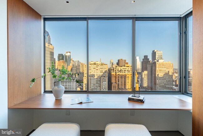 Building Photo - 210 W Rittenhouse Square