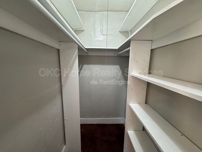 Building Photo - 421 NW 26th St