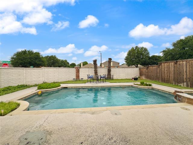 Building Photo - 2823 Brookhurst Dr