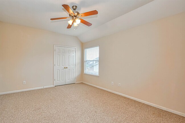 Building Photo - 1007 Riverchase Dr