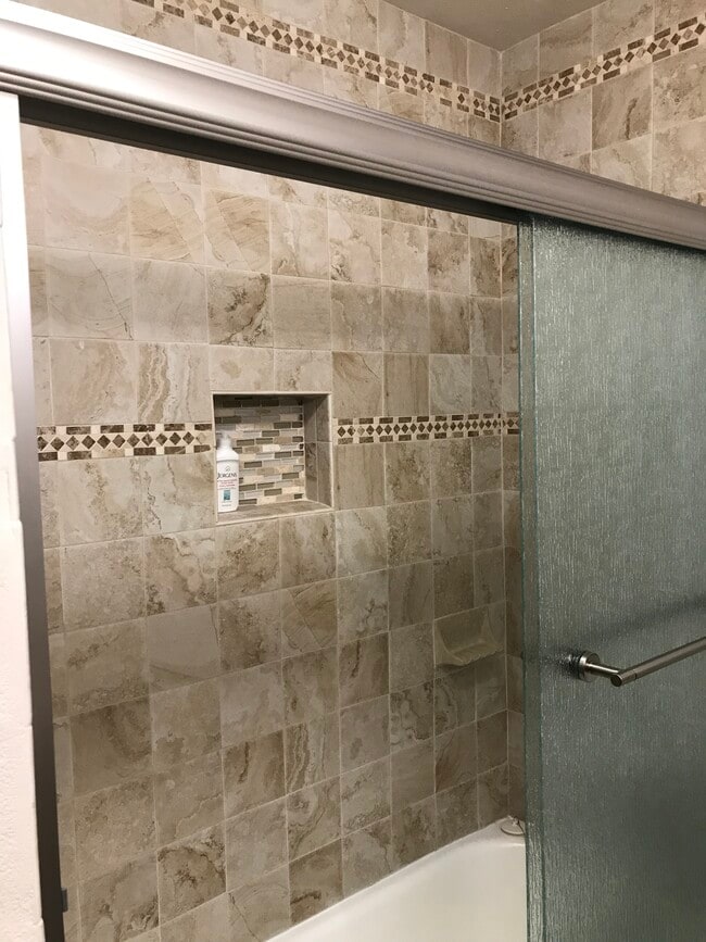 Building Photo - 9660 Durham Dr