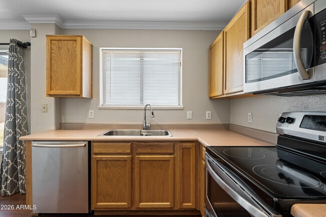 Building Photo - 210 E Jasper Ct