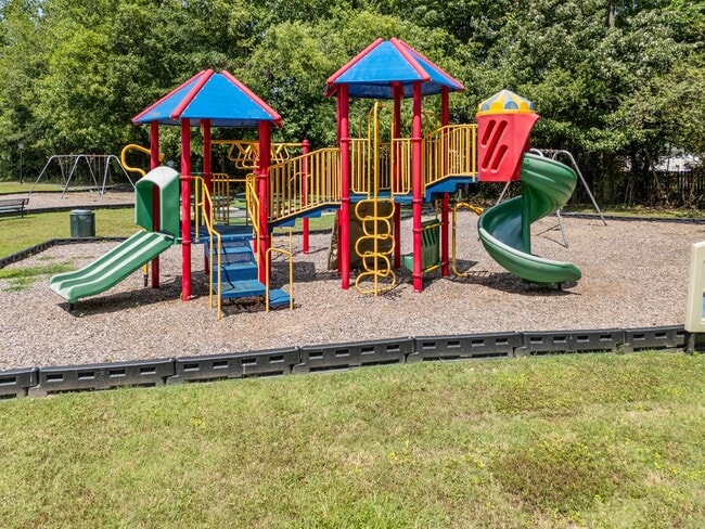 Building Photo - WOODLAKE