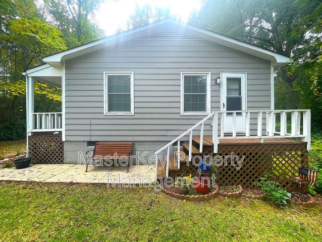 Building Photo - 223 Byrum St