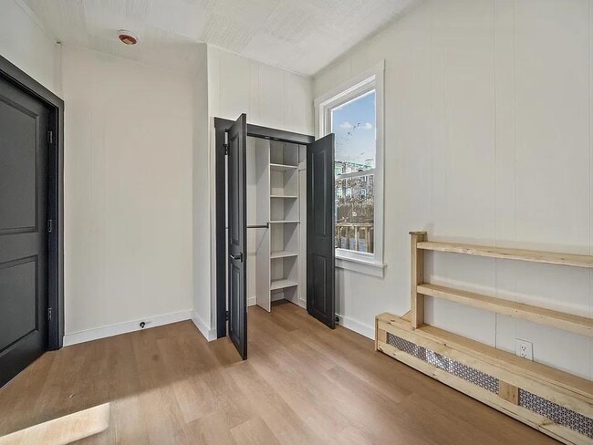 Building Photo - 370 Liberty Ave