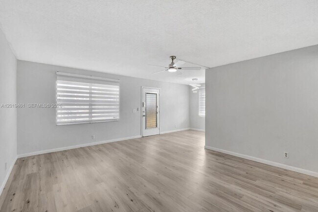 Building Photo - 481 Burgundy P