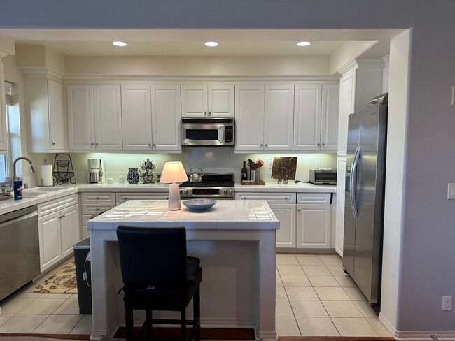 Kitchen - 3066 Roia Ln