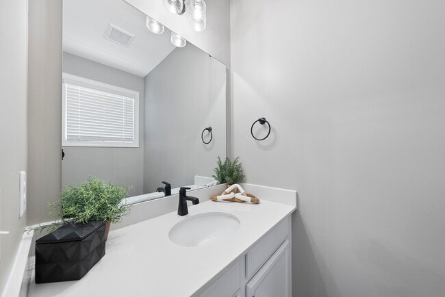 Building Photo - Charming Modern Farmhouse with 3 Bedrooms ...
