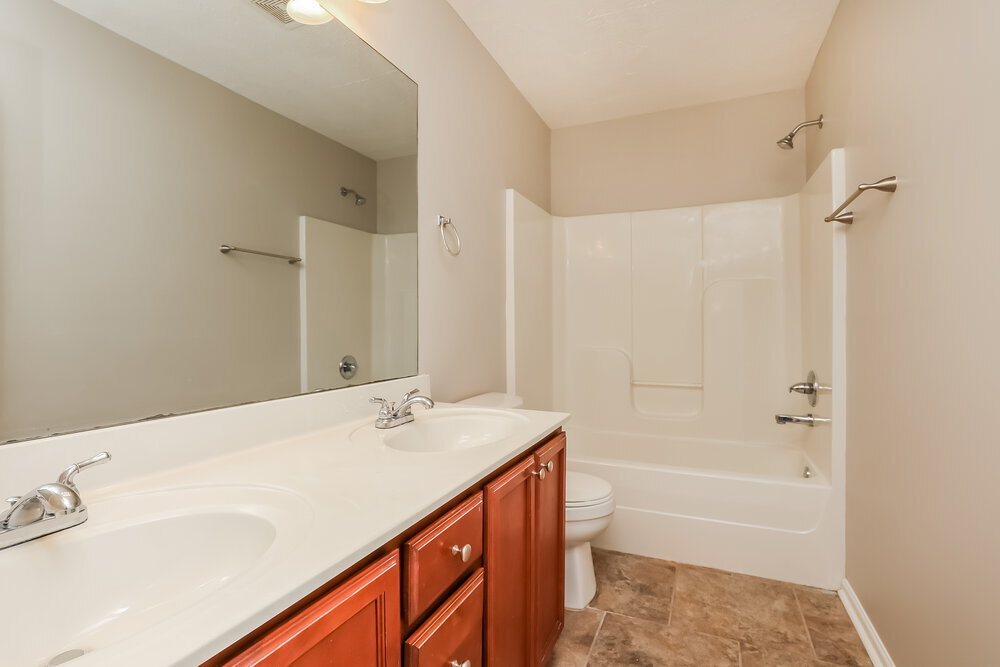 Building Photo - 300 Sarna Dr