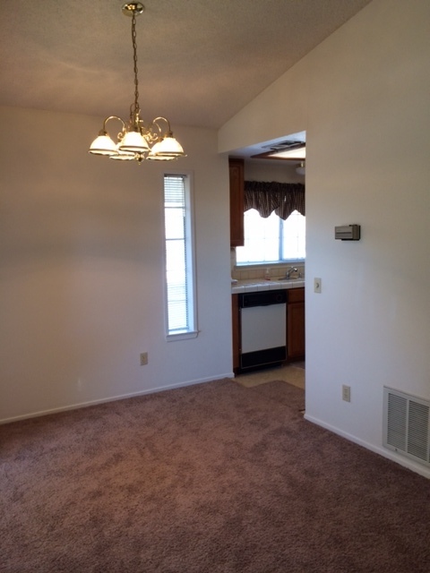 Building Photo - JESS RANCH!! 2 BEDROOM/2 BATH CONDO IN 55+...