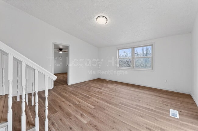 Building Photo - 301 Chew St