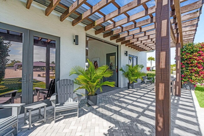 Building Photo - 13155 Southfields Rd