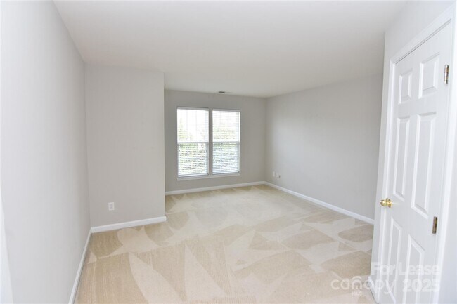 Building Photo - 614 Bayou Cir