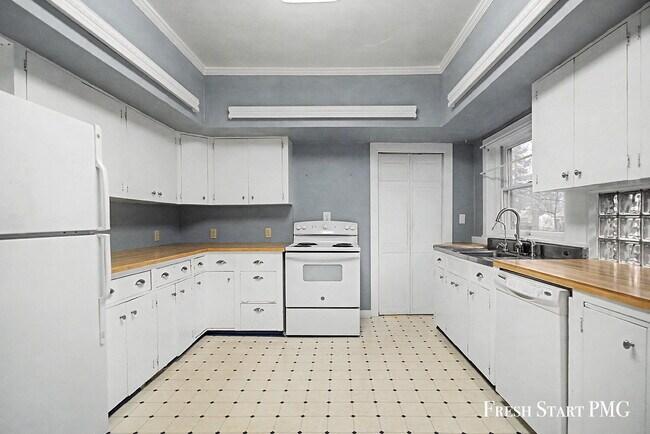 Building Photo - Charm Meets Modern Living in the Heart of Stanton