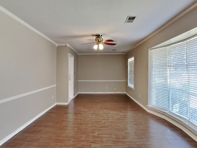 Building Photo - 204 Murray Ln