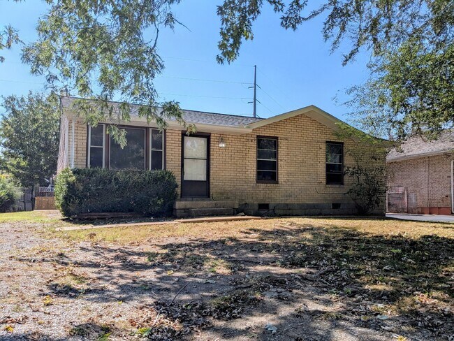Building Photo - 102 Cole Ct