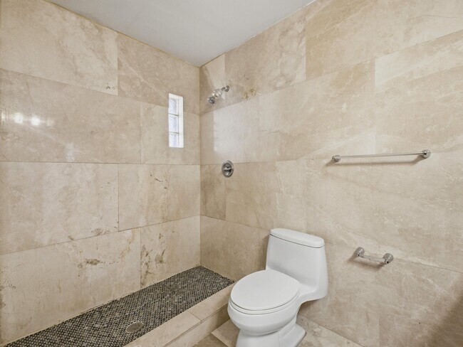 Building Photo - 3561 Oberon Ave