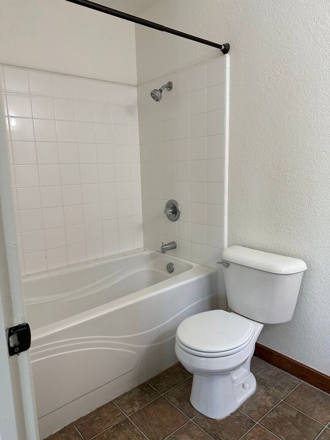 Building Photo - Mature dog considered. Nice home, convenient location off Placer & Wisconsin, Rdg.