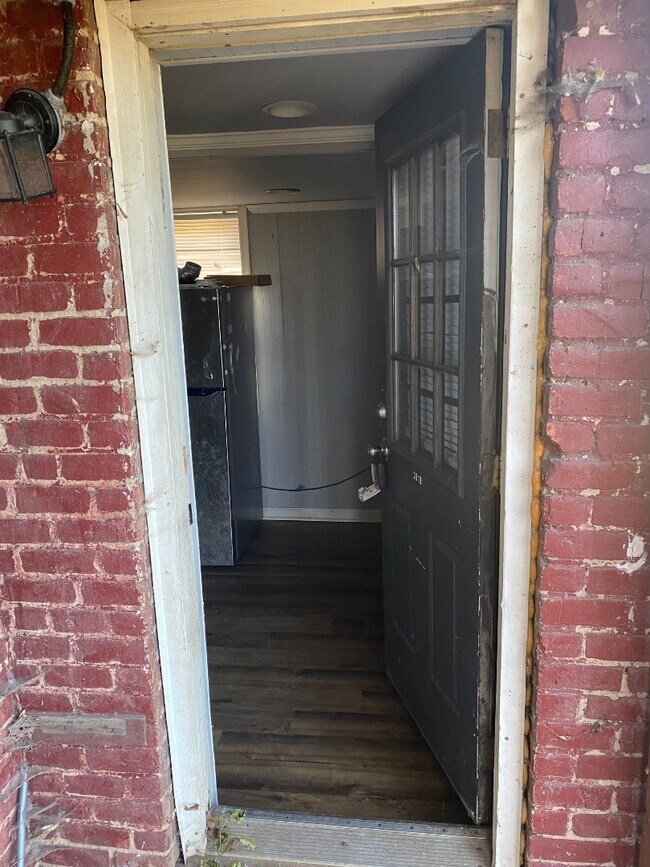 Primary Photo - 301 Walnut St