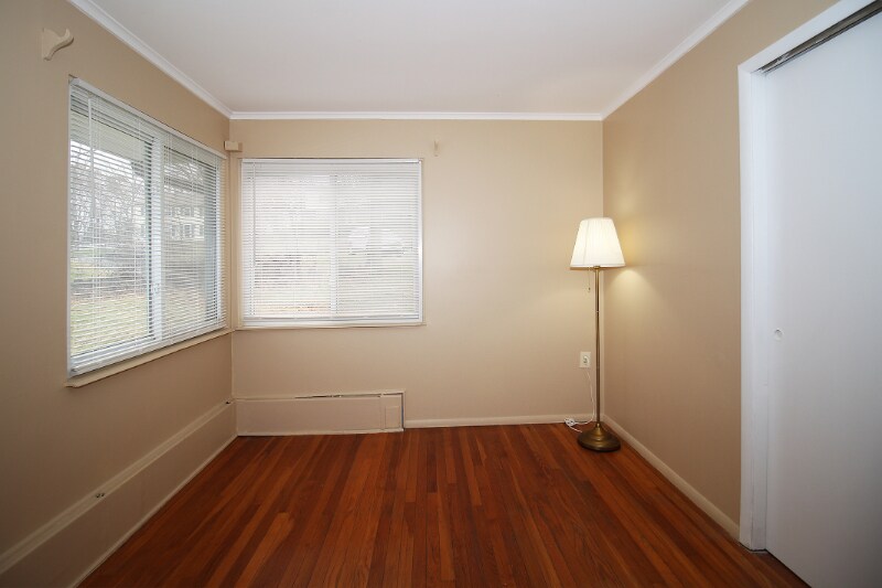 Building Photo - 322 Hays Rd