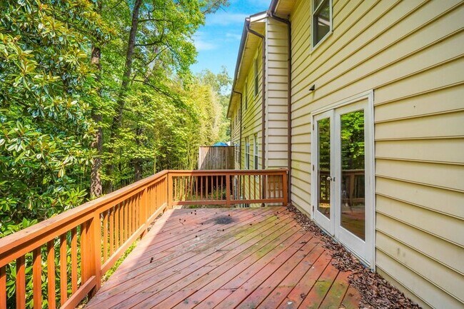 Building Photo - 128 Kings Mill Dr
