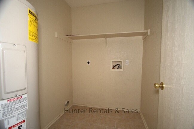 Building Photo - Don't Miss Out!