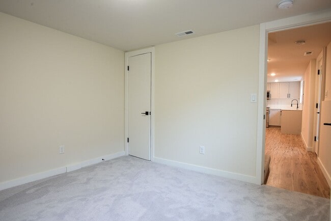 Building Photo - Beautiful 4 bedroom home in Ballard