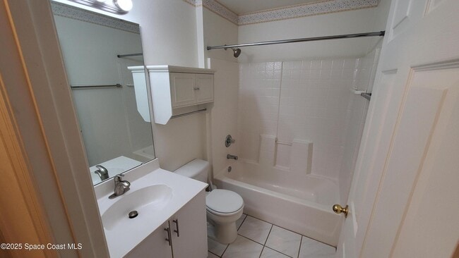 Building Photo - 2115 Sierra St